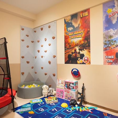 Fantasy Funland Retreat By The Only Bnb Tanjung Tokong Exterior photo