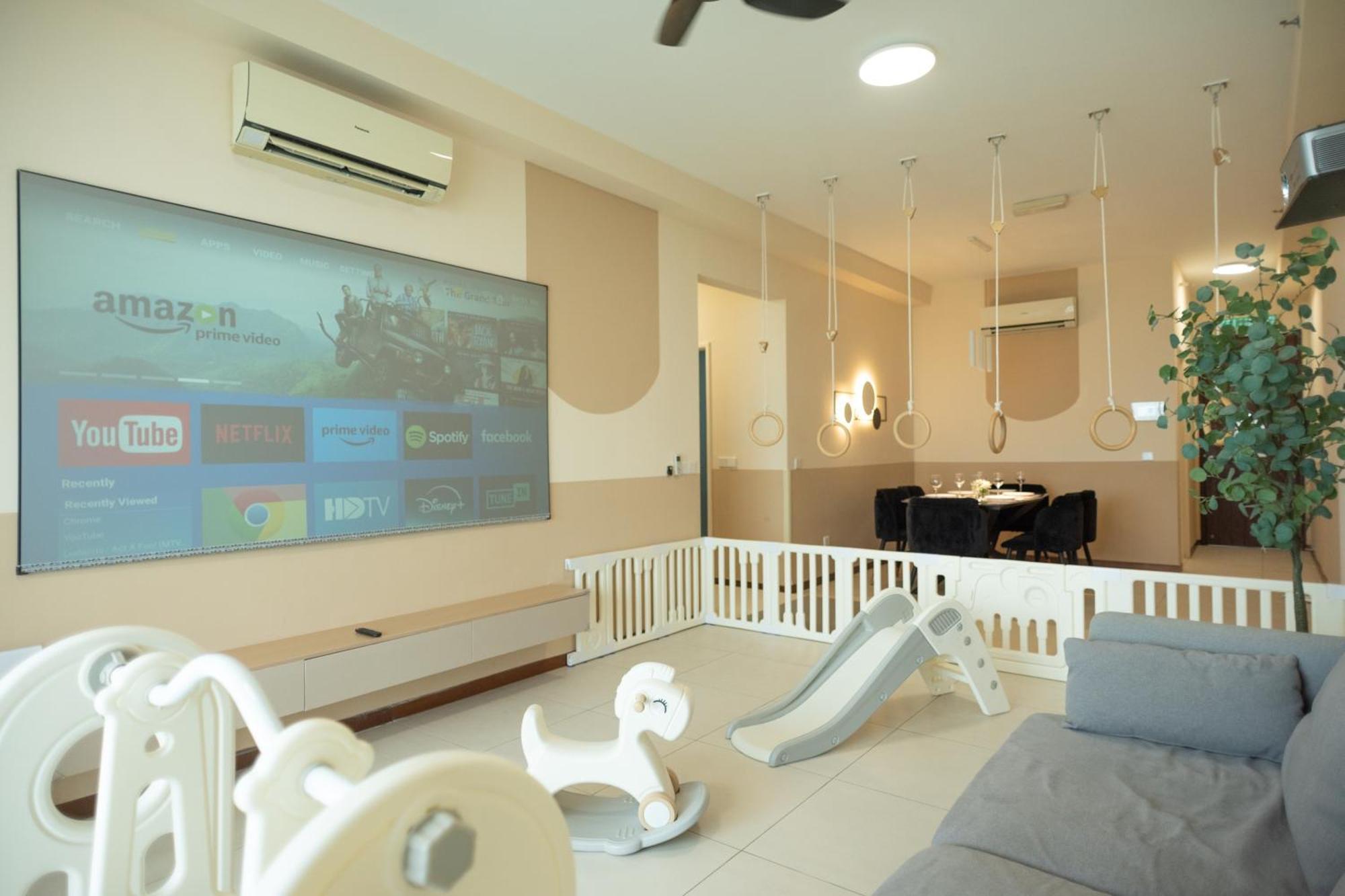 Fantasy Funland Retreat By The Only Bnb Tanjung Tokong Exterior photo